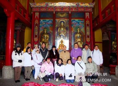 Trung Quốc: Quận chúa Lệ Thiện - Thái Lan, cung tống 53 thánh tượng Bồ Tát Phổ Hiền tôn trí tại núi Nga Mi ảnh 17 quanchau 17.jpg