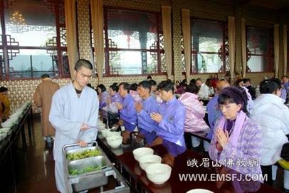 Trung Quốc: Quận chúa Lệ Thiện - Thái Lan, cung tống 53 thánh tượng Bồ Tát Phổ Hiền tôn trí tại núi Nga Mi ảnh 10 quanchua 10.jpg
