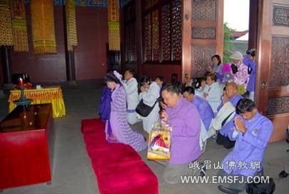 Trung Quốc: Quận chúa Lệ Thiện - Thái Lan, cung tống 53 thánh tượng Bồ Tát Phổ Hiền tôn trí tại núi Nga Mi ảnh 9 quanchua 9.jpg