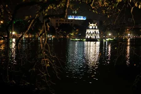 Hà Nội: Lung linh Hà Nội lúc canh khuya ảnh 2