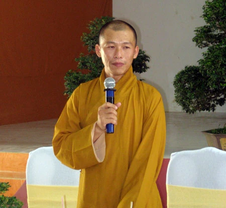Họp mặt nhà giáo, y bác sĩ & nhân sĩ trí thức triển khai công tác tổ chức Hội thảo Hoằng pháp toàn quốc 2010