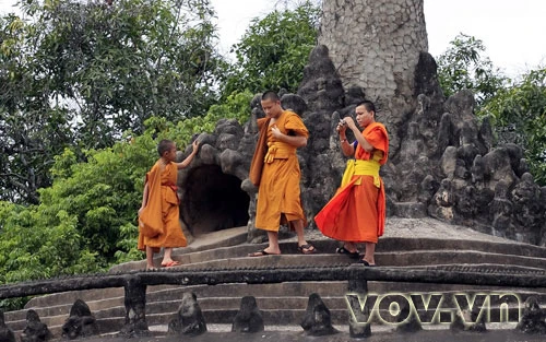 Thăm vườn chư Phật Viêng Chăn ảnh 10