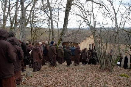 25. Thien hanh xuong coc Ngoi Yen.jpg