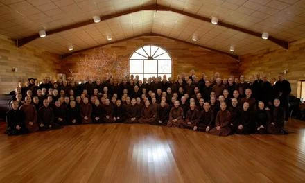 41. Toan chung xuat si trong khoa tu.jpg