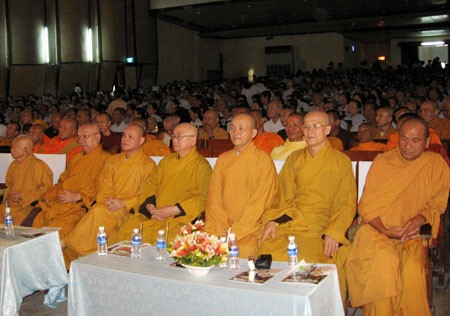 Tổng khai giảng các
 đạo tràng & ký kết bảo trợ thông tin hội thảo Hoằng pháp với báo 
Giác Ngộ