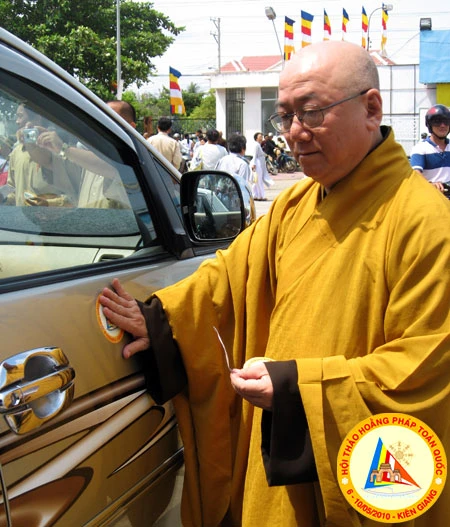 Tổng khai giảng các đạo tràng & ký kết bảo trợ thông tin hội 
thảo Hoằng pháp với báo Giác Ngộ