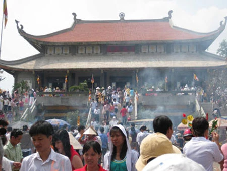 Lễ Phật và văn hóa chốn linh thiêng ảnh 1