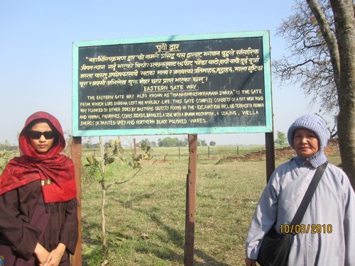 26-cong-thanh-phia-dong-noi_jpg.jpg