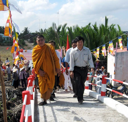 Kiên Giang: Tịnh xá Ngọc Sơn xây cầu nông thôn chào mừng hội thảo Hoằng pháp