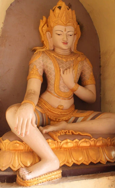 Ở Myanmar, Phật trở thành quốc giáo, chứa đựng niềm tin tâm linh huyền bí.