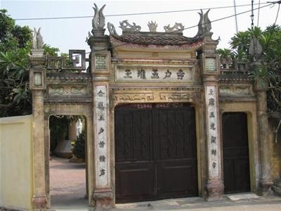 Chùa Ngọc Đôi được xây dựng trên một phần đất của chùa Ngũ Hộ xưa Chùa Ngọc Đôi được xây dựng trên một phần đất của chùa Ngũ Hộ xưa