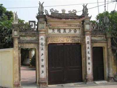 Chùa Ngọc Đôi được xây dựng trên một phần đất của chùa Ngũ Hộ xưa