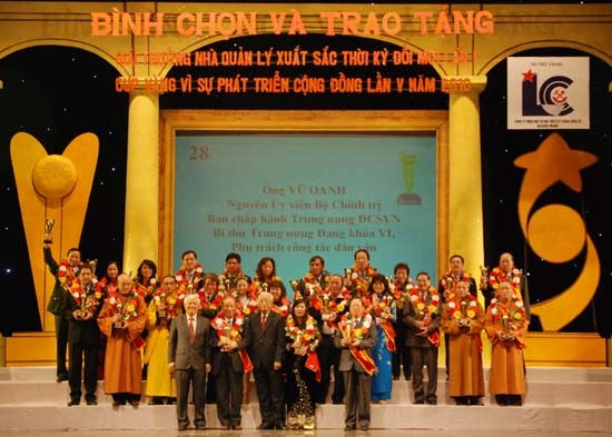 Hà Nội: Lễ trao cúp vàng "Vì sự phát triển cộng đồng" lần thứ V ảnh 11 Hà Nội: Lễ trao cúp vàng "Vì sự phát triển cộng đồng" lần thứ V ảnh 11