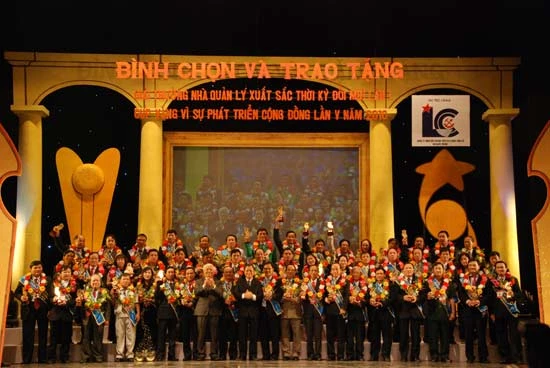 Hà Nội: Lễ trao cúp vàng "Vì sự phát triển cộng đồng" lần thứ V ảnh 13 Hà Nội: Lễ trao cúp vàng "Vì sự phát triển cộng đồng" lần thứ V ảnh 13