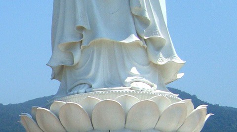 Đà Nẵng: Xem hào quang kỳ ảo trên tượng Phật Bà cao nhất VN ảnh 4 Mô tả ảnh.