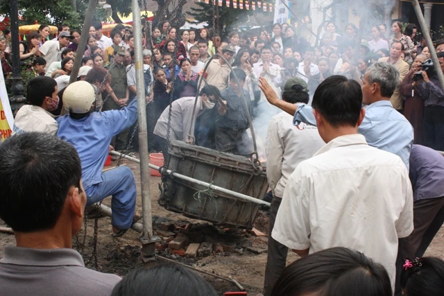 Chùa Diên Phúc đúc tượng và chuông đồng lớn ảnh 11