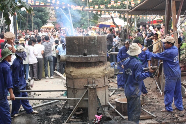 Chùa Diên Phúc đúc tượng và chuông đồng lớn ảnh 14