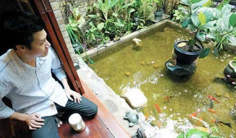 Quang Dũng thường tìm về chốn bình yên nơi cửa Phật.