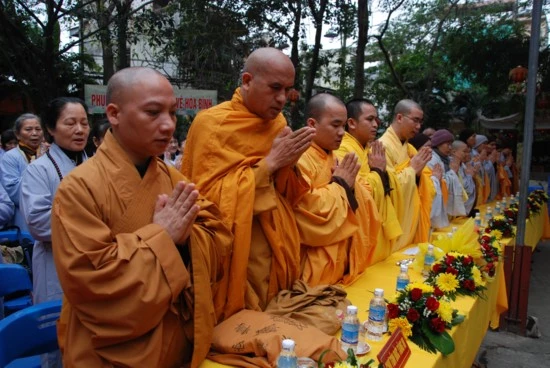 Hà Nội: Chùa Quỳnh Lôi lễ khai giảng Phật pháp đầu năm Canh Dần 2010 ảnh 1