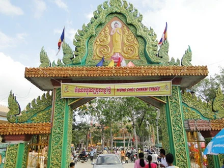 Mung Chol Chnam Thmay_resize.jpg