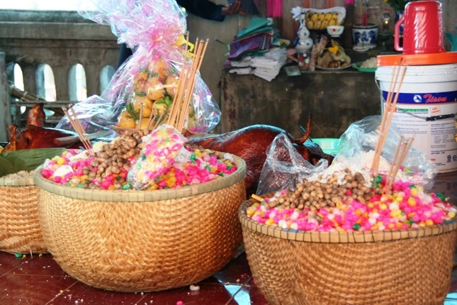 Cả làng lên núi tế cô hồn ảnh 6