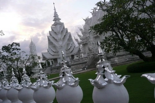 Wat Rong Khun - ngôi chùa tinh khiết ảnh 6