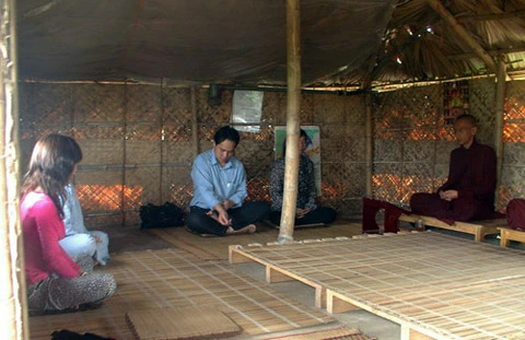 Một khóa thiền đang diễn ra. Ảnh: Phạm Thị Ngọc Trâm.