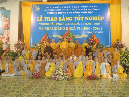 Hải Phòng: Lễ phát bằng tốt nghiệp TCPH khoá V và khai giảng khoá VI ảnh 11