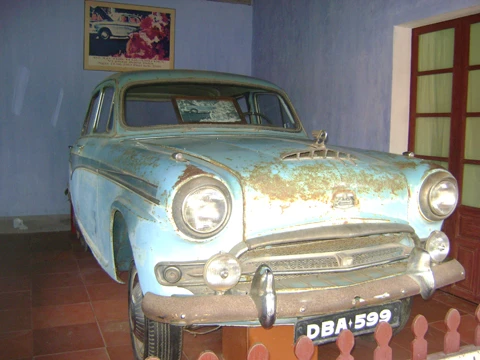 Chiếc xe nhãn hiệu Austin Westminster cùng đoàn diễu hành và chở Hòa thượng Thích Quảng Đức ra nơi tự thiêu ngày 11/6/1963.