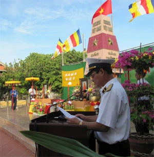 Lễ tưởng niệm anh linh các liệt sĩ tại quần đảo Trường Sa ảnh 3 Lễ tưởng niệm anh linh các liệt sĩ tại quần đảo Trường Sa ảnh 3
