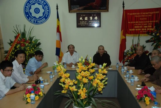 Hà Nội: Lãnh đạo thành phố chúc mừng Phật đản PL.2554 - DL.2010 ảnh 5