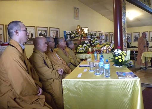 Người Việt tại Ba Lan đón mừng Phật đản PL.2554 ảnh 3 dlpd doan hp.jpg - 46.50 Kb