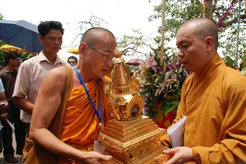 Ninh Bình: Đại lễ Phật đản và cung nghinh Xá lợi Phật về Tổ đình Kim Liên (chùa Đồng Đắc) ảnh 11 Ninh Bình: Đại lễ Phật đản và cung nghinh Xá lợi Phật về Tổ đình Kim Liên (chùa Đồng Đắc) ảnh 11