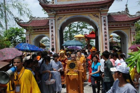 Ninh Bình: Đại lễ Phật đản và cung nghinh Xá lợi Phật về Tổ đình Kim Liên (chùa Đồng Đắc) ảnh 13