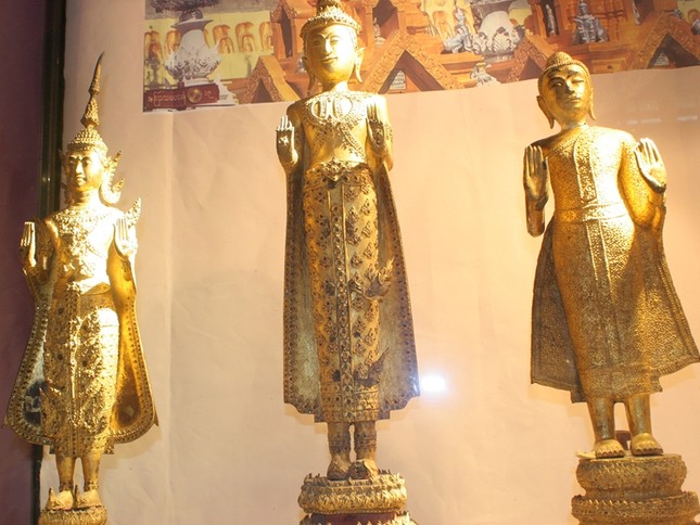 Những pho tượng Phật dát vàng của Thái Lan. Ảnh: Trần Thanh. Những pho tượng Phật dát vàng của Thái Lan. Ảnh: Trần Thanh