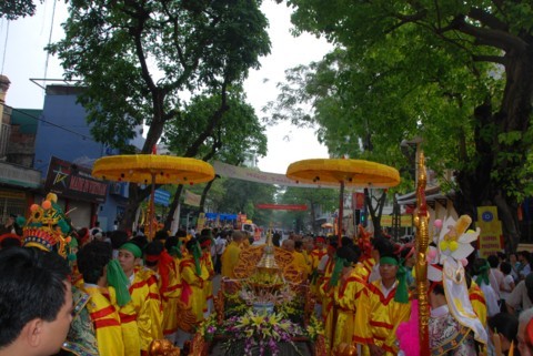 Chùm ảnh Đại lễ Phật đản 2554 tại Hà Nội ảnh 18