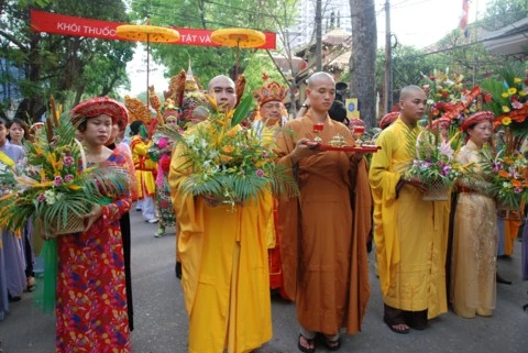 Chùm ảnh Đại lễ Phật đản 2554 tại Hà Nội ảnh 22