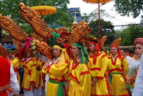 Chùm ảnh Đại lễ Phật đản 2554 tại Hà Nội ảnh 27