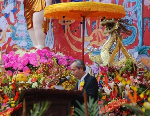 Chùm ảnh Đại lễ Phật đản 2554 tại Hà Nội ảnh 56