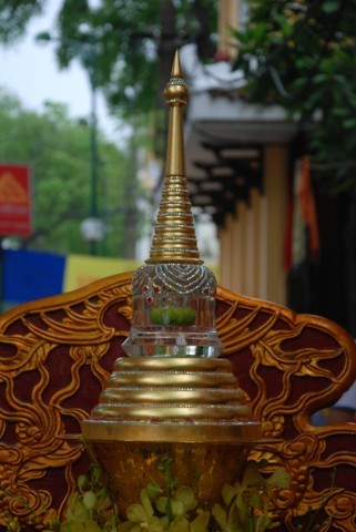 Chùm ảnh Đại lễ Phật đản 2554 tại Hà Nội ảnh 11