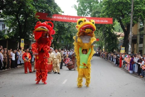 Chùm ảnh Đại lễ Phật đản 2554 tại Hà Nội ảnh 13