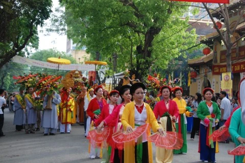 Chùm ảnh Đại lễ Phật đản 2554 tại Hà Nội ảnh 20