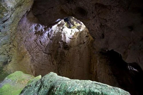 “Cổng trời” ở động Mẫu