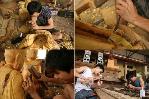 Sơm Đồng nổi tiếng với việc chế tác các tượng Phật cổ và giả cổ. Người làm tượng đòi hỏi phải chính xác từng chi tiết. Ngoài ra, cần có lòng say mê. Hiện nay, ở Sơn Đồng có nhiều người trẻ tham gia vào công việc tạc tượng. Một người học nghề tại Sơn Đồng. Để học nghề thành thạo, biết làm mọi công đoạn của một bức tượng phải mất ít nhất 2 năm. Sản phẩm của làng nghề vô cùng phong phú và đa dạng về chủng loại. Những bức tượng phật được thiết kế tinh xảo, y như thật. Một góc xưởng làng nghề tại Sơn Đồng. Sau khi tạc tượng xong, chúng được đem đi sơn. Phút nghỉ ngơi của những người thợ. Đến Sơn Đồng hôm nay, từ đầu làng chúng ta đã nghe thấy tiếng đục, tiếng người gọi nhau í ới.