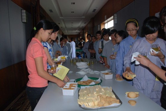 Hà Nội: Gần 500 thanh niên Phật tử tham dự Khóa tu "Một ngày an lạc" ảnh 42 Hà Nội: Gần 500 thanh niên Phật tử tham dự Khóa tu "Một ngày an lạc" ảnh 42