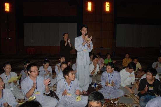 Hà Nội: Gần 500 thanh niên Phật tử tham dự Khóa tu "Một ngày an lạc" ảnh 45 Hà Nội: Gần 500 thanh niên Phật tử tham dự Khóa tu "Một ngày an lạc" ảnh 45