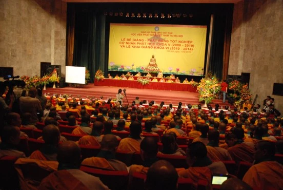 Hà Nội: Bế giảng khoá V và khai giảng khoá VI Học viện PGVN tại Hà Nội ảnh 14