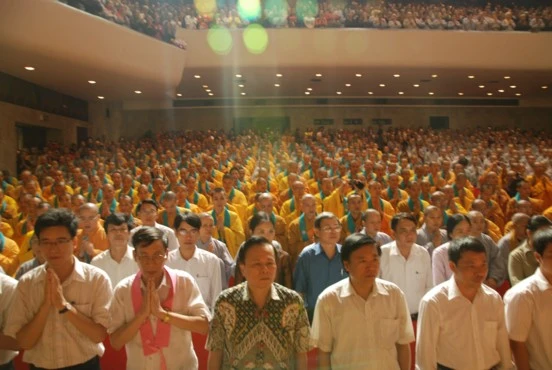 Hà Nội: Bế giảng khoá V và khai giảng khoá VI Học viện PGVN tại Hà Nội ảnh 12