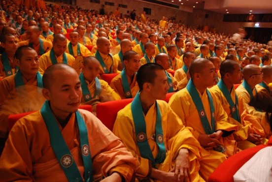 Hà Nội: Bế giảng khoá V và khai giảng khoá VI Học viện PGVN tại Hà Nội ảnh 15