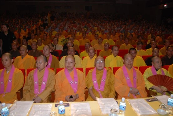 Hà Nội: Bế giảng khoá V và khai giảng khoá VI Học viện PGVN tại Hà Nội ảnh 16